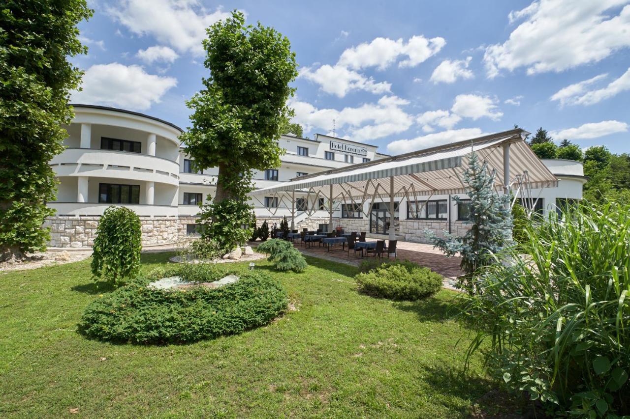 Hotel Korona Harkány Extérieur photo