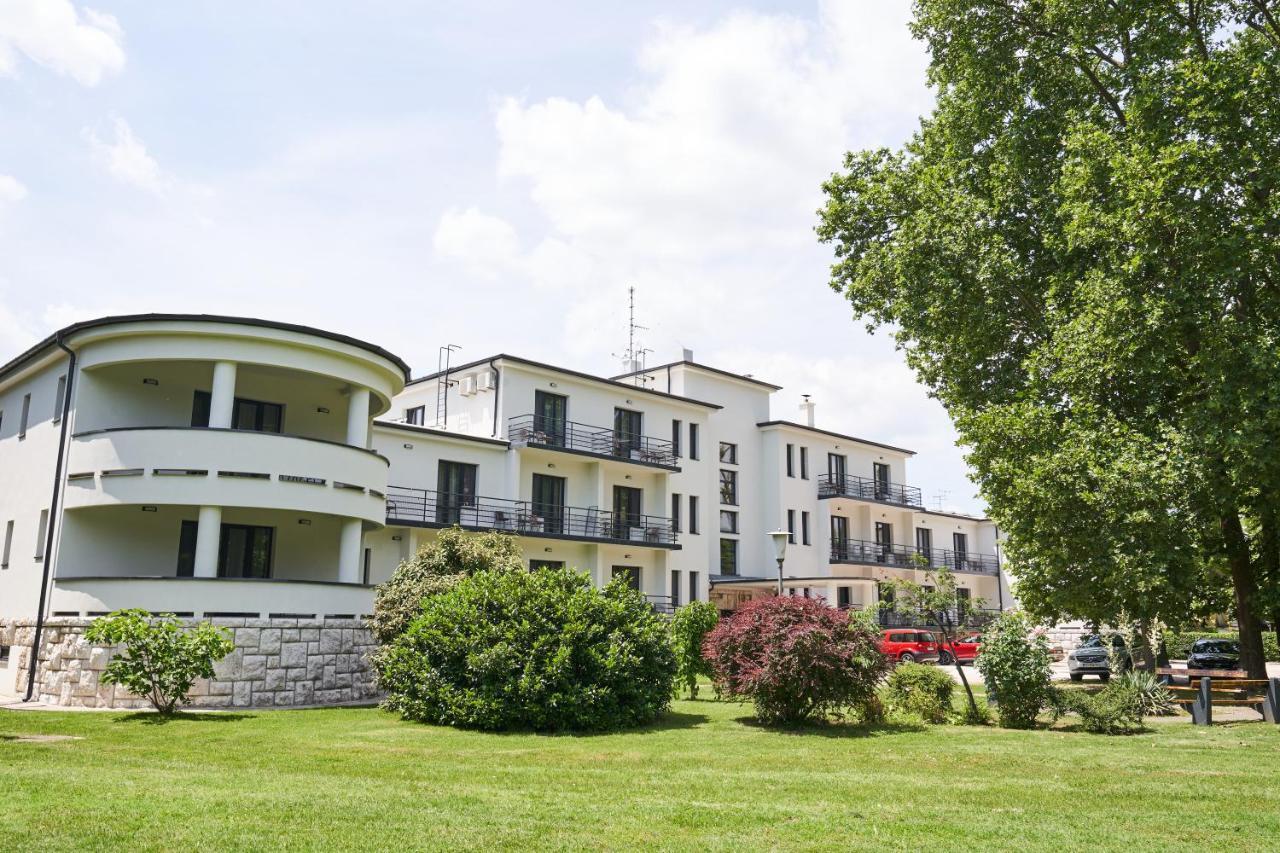 Hotel Korona Harkány Extérieur photo